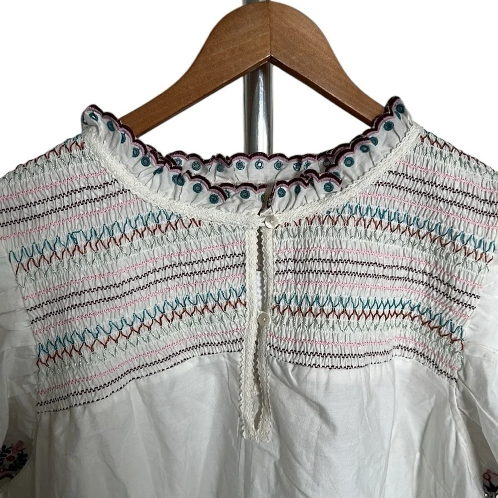 Sterling Reine NWT White Top Short Sleeves Embroidered Size Large